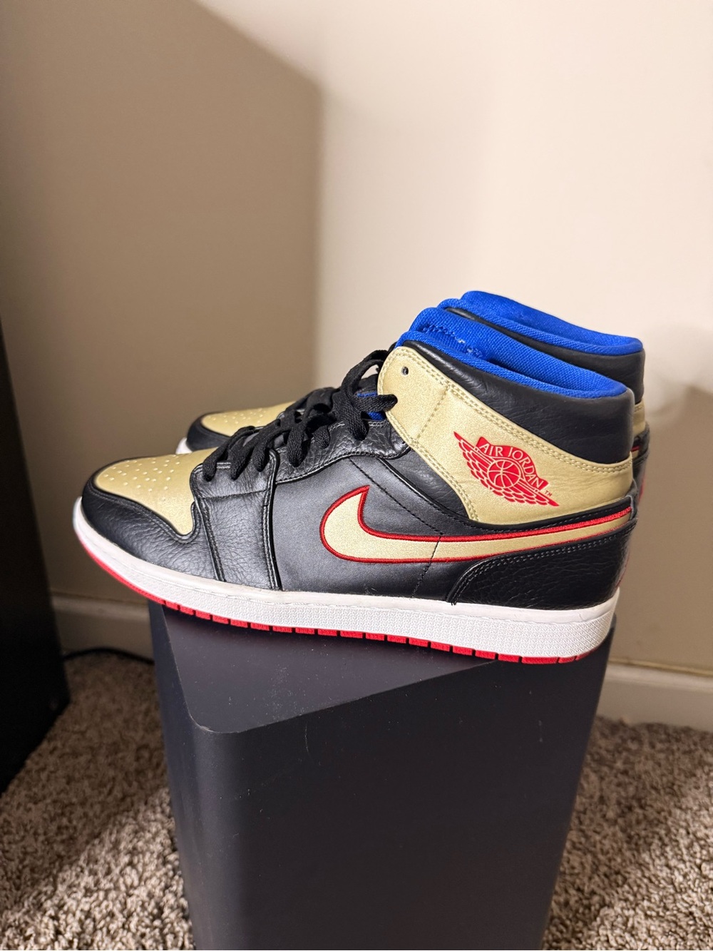 Jordan Air Jordan 1 Mid Black Gold Red Blue